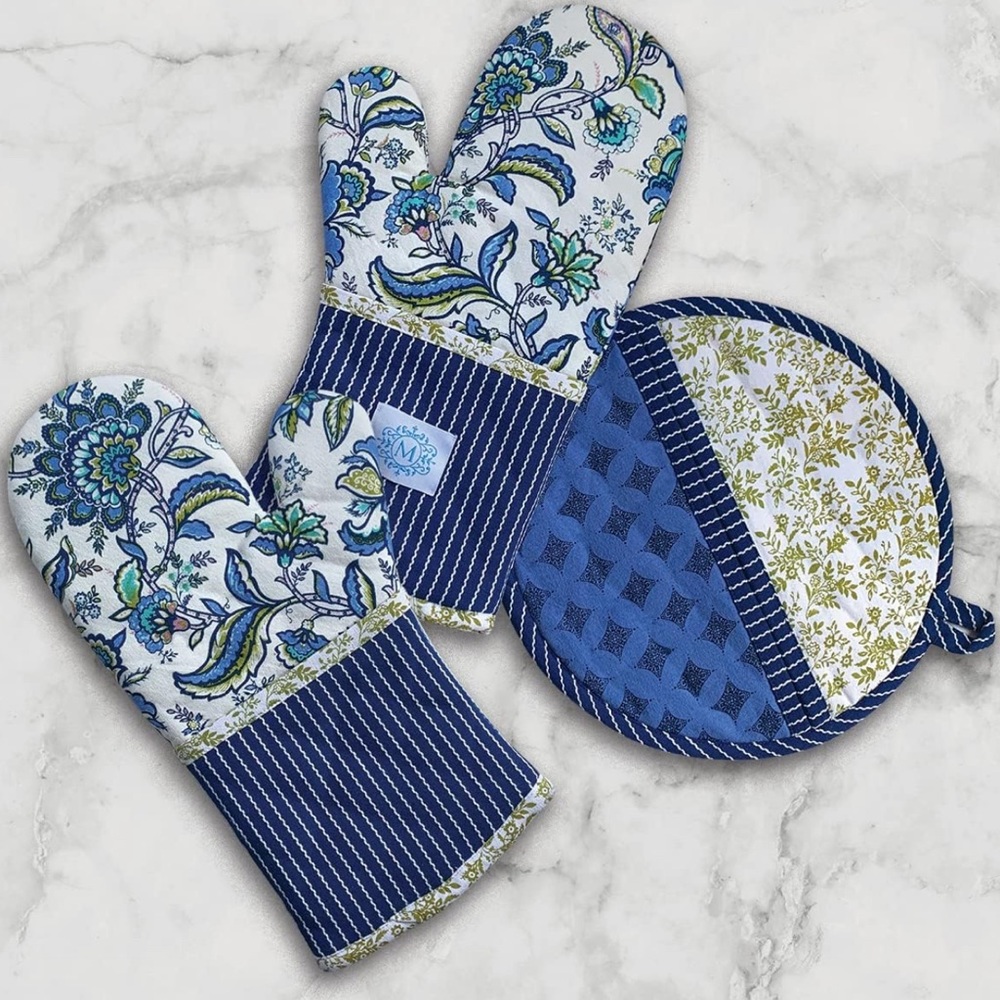 Mary DiSomma’s Luxe Extra Long Oven Mitts and Pot Holder Set | - Picture 1 of 3